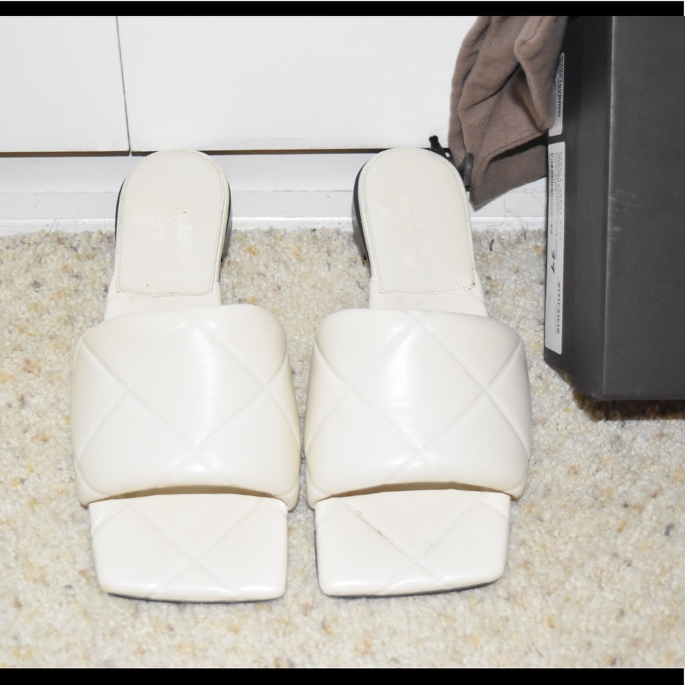 Bottega Veneta Sandals AUTHENTIC ✨